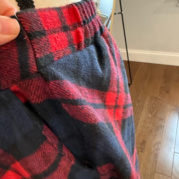Plaid Light Red and Navy  Women's Wool Blend Skirt size medium new w tags Pocket - Picture 3 of 7